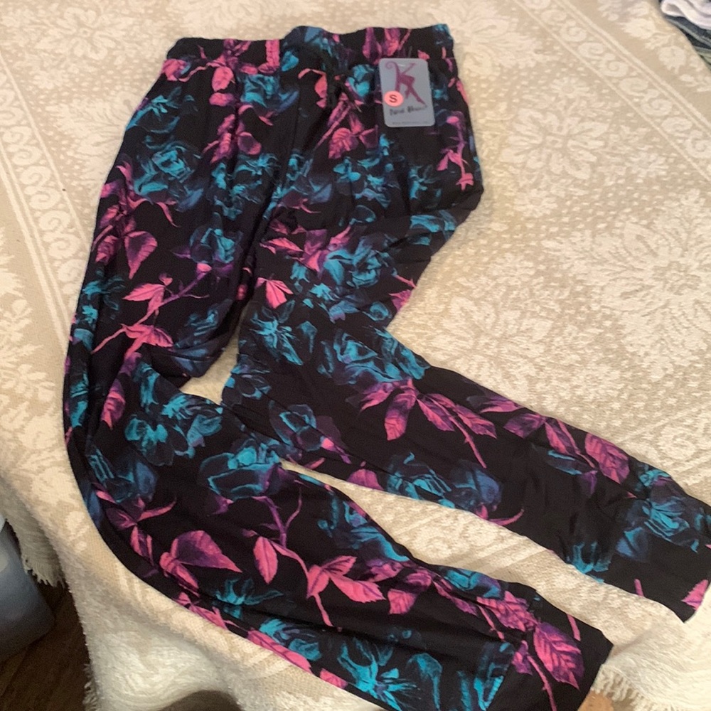 Buskin’s “Mystic Garden” Joggers
